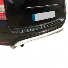 Heckstoßstangenabdeckung aus Edelstahl + Carbonfolie Dacia Duster 2010-18