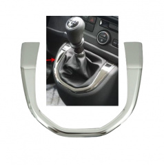 Polierter Edelstahlrahmen um den Omtec VW T6 Schalthebel