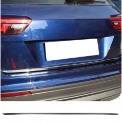 Schwarze Edelstahlabdeckung für die Unterkante des Kofferraums VW Tiguan II 2016+ inkl. Allspace