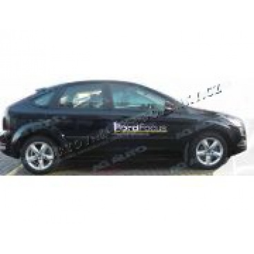 Ford Focus 2005-2010, 5 Türen., türseitige Schutzstreifen
