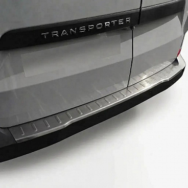 Geschliffene Edelstahl-Abdeckung der oberen Kante des hinteren Stoßfängers VW T7 Transporter, F. Tourneo Custom Geschliffene Edelstahl-Abdeckung der oberen Kante des hinteren Stoßfängers VW T7 Transporter, F. Tourneo Custom
