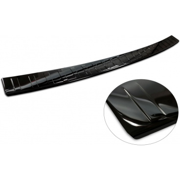 Schwarz poliertes Edelstahlband an der Oberkante der VW T7 Heckstoßstange Schwarz poliertes Edelstahlband an der Oberkante der VW T7 Heckstoßstange