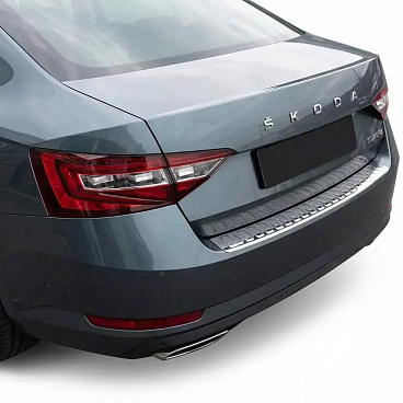 Polierte Edelstahl-Abdeckung der oberen Kante der hinteren Stoßstange Škoda Superb III Liftback 2015–2024 Polierte Edelstahl-Abdeckung der oberen Kante der hinteren Stoßstange Škoda Superb III Liftback 2015–2024