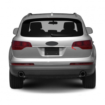 Polierter Edelstahlstreifen über dem Nummernschild Omtec AUDI Q7 2006-10 (4L)