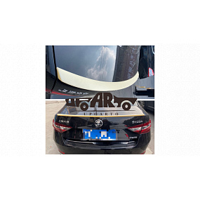 Heckspoiler Skoda Superb III Lip Gloss Black Heckspoiler Skoda Superb III Lip Gloss Black