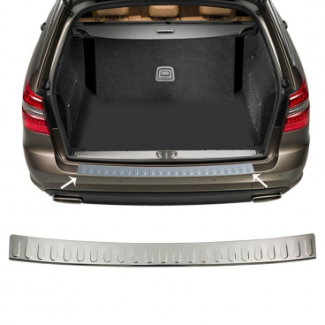 Polierte Edelstahlabdeckung der Oberkante der hinteren Stoßstange Mercedes E-Klasse W212 Kombi 2010-13