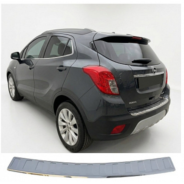 Polierte Edelstahl-Abdeckung der oberen Kante des hinteren Stoßfängers Opel Mokka 2012-19, Ch. Trax Polierte Edelstahl-Abdeckung der oberen Kante des hinteren Stoßfängers Opel Mokka 2012-19, Ch. Trax