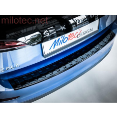 Fünfte Türschwelle, schwarz glänzender „Klavierlack“, Škoda Scala, 2019+