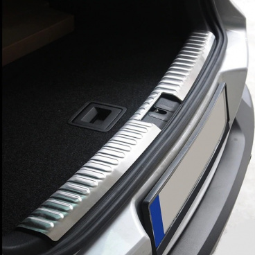 Bodenschutzplatte aus Edelstahl für die Innenkante des Laderaums Omtec VW Tiguan 07-15 Bodenschutzplatte aus Edelstahl für die Innenkante des Laderaums Omtec VW Tiguan 07-15