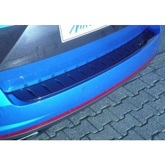 Škoda Octavia III RS Combi – fünfte Türschwelle mit Vorsprüngen (ohne Kante), ABS-Schwarzmetallic