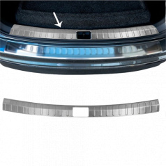 Polierte Schutzplatte aus Edelstahl für die Innenkante des Laderaums Omtec VW Tiguan II 2016+
