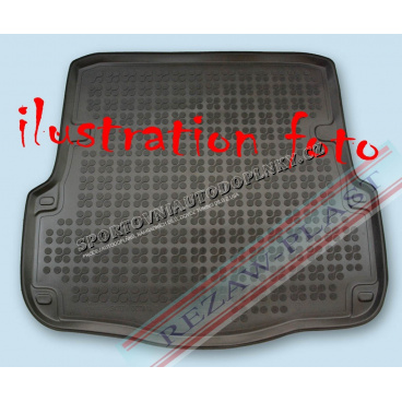 Porsche Cayenne Surround Sound System, 2010 -, Kofferraumwanne aus Gummi – schwarz