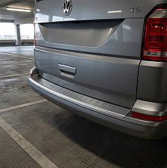 Edelstahl-Heckstoßstangenabdeckung Omtec VW T6 geschliffen