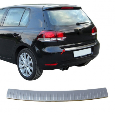 Abdeckung aus gebürstetem Edelstahl für die Oberkante der hinteren Stoßstange VW Golf VI Kombi 2008-13 Abdeckung aus gebürstetem Edelstahl für die Oberkante der hinteren Stoßstange VW Golf VI Kombi 2008-13