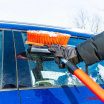 Große teleskopische Schneebürste mit Eiskratzer und Abzieher 98-134 cm AMiO-04147