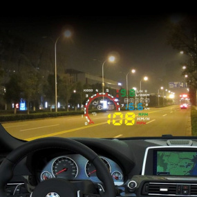 Head-Up-Display auf dem Armaturenbrett