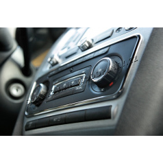 Škoda Octavia II 09-12 – Chromrahmen des KI-R-Radiopanels