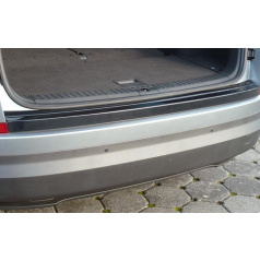 Fünfte Einstiegsleiste mit langer Kante, glänzend schwarzer „Klavierlack“ – Škoda Kodiaq vonv. 2016