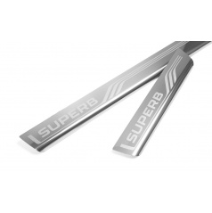 Dekorative Einstiegsleisten für den Škoda Superb III