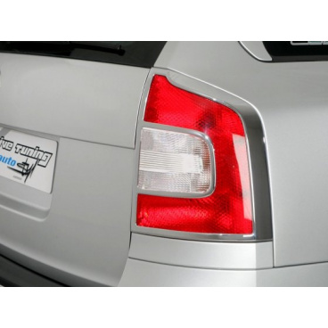 Kombi-Rücklichtrahmen - Chrom Škoda Octavia II Kombi-Rücklichtrahmen - Chrom Škoda Octavia II