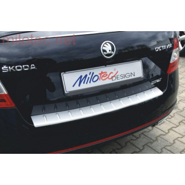 Fünfte Türschwelle mit Vorsprüngen, ABS-Silber Škoda Octavia III RS Limousine 2013+ Fünfte Türschwelle mit Vorsprüngen, ABS-Silber Škoda Octavia III RS Limousine 2013+