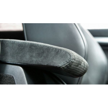 Škoda Octavia II 04-09 – PERFORIERTER Jumbo-Box-Armlehnenbezug aus ALACANTARA – SCHWARZ/WEISS Škoda Octavia II 04-09 – PERFORIERTER Jumbo-Box-Armlehnenbezug aus ALACANTARA – SCHWARZ/WEISS