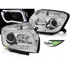 Dacia Duster 04.2010 – klare Vorderlichter, verchromtes Tube Light