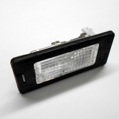 Originale Rückbeleuchtung des Nummernschilds Škoda Octavia III 2013+