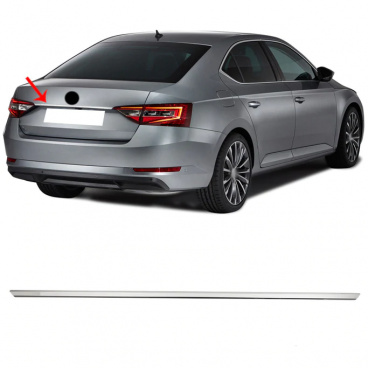 Edelstahlkante des hinteren Kofferraumgriffs mit selbstklebender Škoda Superb III 2015-23 Limousine Omtec