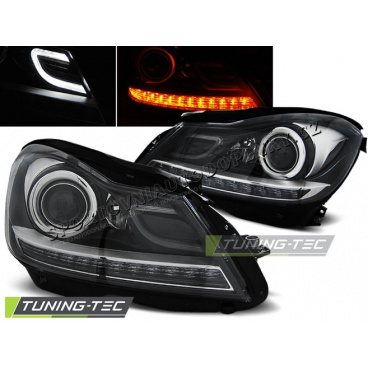 Mercedes W204 2011 – klare Frontleuchten schwarz