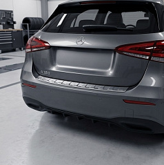 Oberkantenabdeckung der hinteren Stoßstange aus poliertem Edelstahl für Mercedes A W177 2018–2023