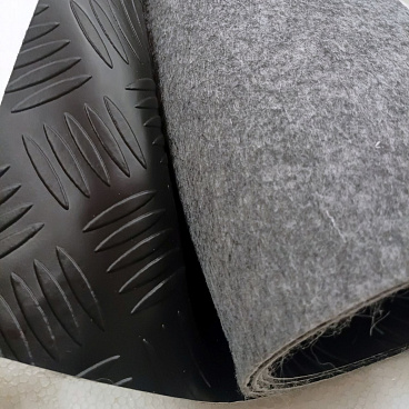 Rutschfeste, schwarze Gummimatte mit Schachbrettmuster, 300 x 200 cm