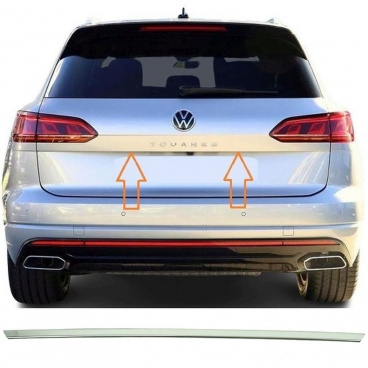 Edelstahlstreifen über dem hinteren Nummernschild VW Touareg 2018+